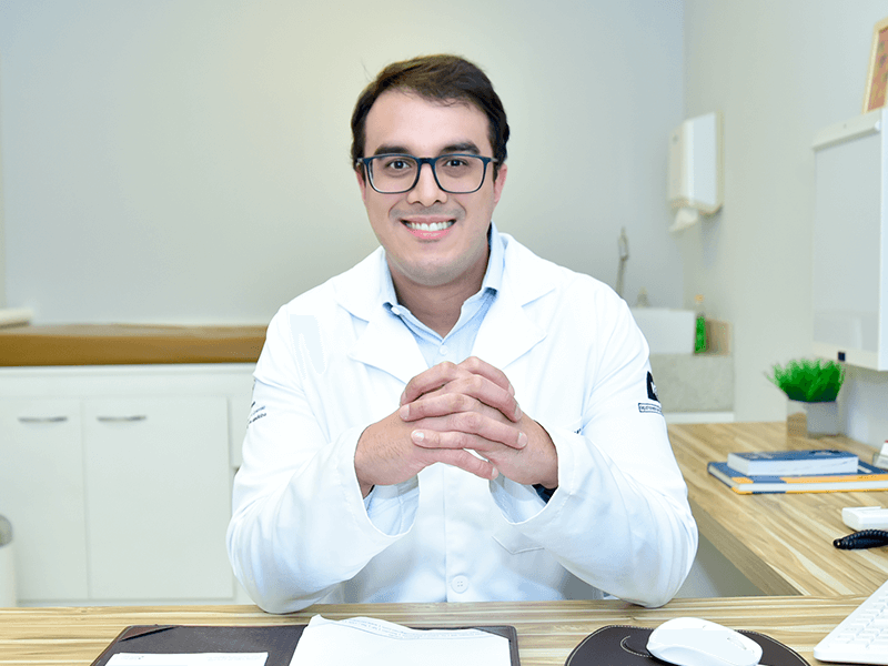 Dr. Leonardo Cavalcanti